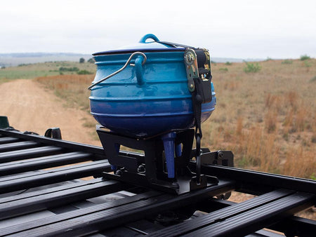 Front Runner - Potjie Pot/Dutch Oven AND Carrier - by Front Runner - 4X4OC™ | 4x4 Offroad Centre