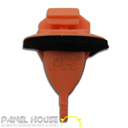 Panel House - Wheel Arch Flare Mould Trim Clips x8 Fits: Toyota Hilux 11 - 15 SR5 4WD - 4X4OC™ | 4x4 Offroad Centre